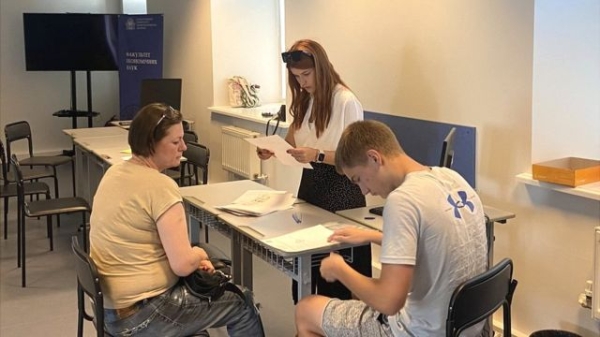 Чи їхати за кордон? Як війна ставить українських хлопців-підлітків перед складним вибором - INFBusiness