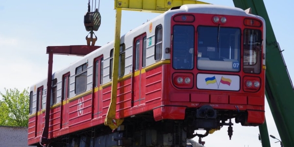 Столична підземка отримала ще 12 вагонів метро з Варшави — відео - INFBusiness