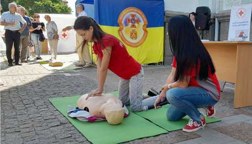 Інформаційно-навчальну акцію з нагоди Всесвітнього дня надання першої медичної допомоги провели у Кропивницькому (ФОТО) - INFBusiness