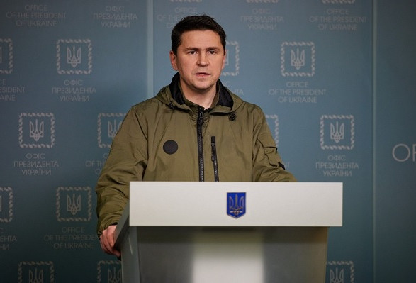 Подоляк про дискваліфікацію Харлан після відмови тиснути руку росіянці: "FIE, російські гроші не пахнуть кровʼю?" - INFBusiness