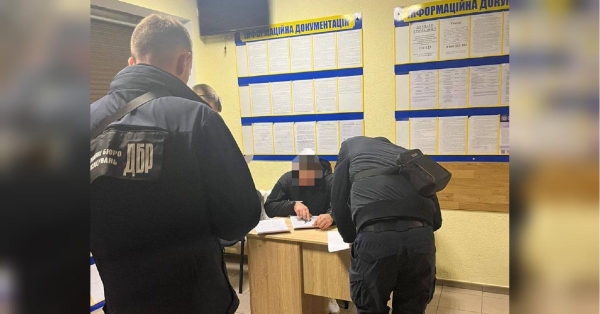 Без наручників не обійшлося: на Одещині жінки вступили у «бій» із співробітниками ТЦК (відео) - INFBusiness