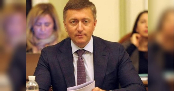 В Україні під час важкої боротьби з російською агресією продовжується злочинна діяльність осіб, які прагнуть збагатитися на процесах з відновлення постраждалої від обстрілів країни. Найголовніше завдання для НАБУ й САП — не лише виявлення злочинців, але і збір доказової бази щодо протиправної діяльності осіб. Найгучніший кейс останніх часів — підозра народному депутату Сергію Лабазюку. Чим відомий народний обранець та в якому злочині він підозрюється? Боротьба та перемога: як детективи НАБУ викривають причетних до корупції депутатів - INFBusiness