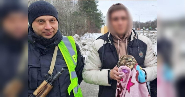 Кожне життя важливе: на Київщині патрульні врятували хижого птаха - INFBusiness