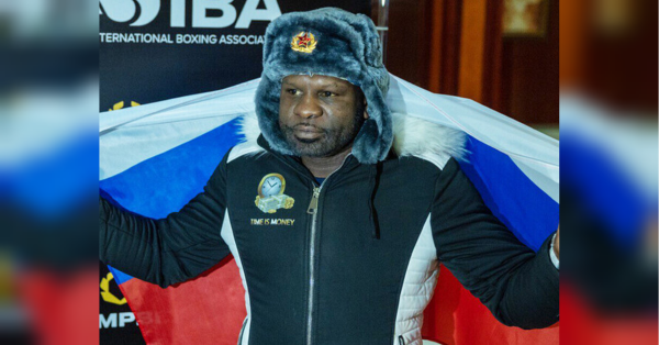 Американський боксер-професіонал 44-річний Кевін Джонсон, якого свого часу били в рингу українці Віталій Кличко, Олександр Захожий, Ігор Шевадзуцький та Віктор Вихрист, указом президента рф володимира путіна отримав російське громадянство, повідомляє sport24.ru. Американська «жертва» Віталія Кличка виклянчив у путіна громадянство росії - INFBusiness