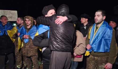 Україна повернула додому частину "азовців" після 1,5 року полону в Росії - INFBusiness
