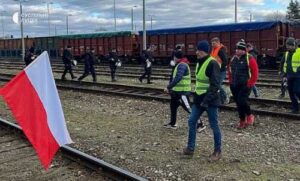 Польські протестувальники намагались заблокувати залізничні колії