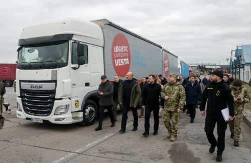 П'ять українських міністрів на чолі зі Шмигалем прибули на кордон, але польська сторона проігнорувала - INFBusiness