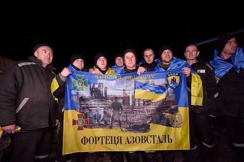 Двоє бранців родом із Кіровоградщини повернулися з російського полону (ФОТО) - INFBusiness
