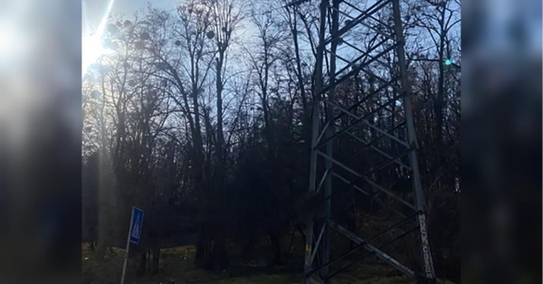 Компанія ТОВ «Міськбудальянс», яка веде будівництво поруч із Солом’янським ландшафтним парком та разом із спеціалізованими підприємствами виконує на замовлення ДТЕК Київські електромережі роботи з перенесення високовольтної лінії електропередачі (ЛЕП) під землю, яка частково пролягає територією зеленої зони закликає мешканців та представників громадськості не перешкоджати законній діяльності працівників, що виконують ці роботи. Фахівці закликають людей не перешкоджати роботі з перенесення високовольтної лінії, яка нависає над Солом’янським парком - INFBusiness