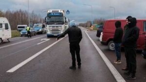 Єврокомісар подякував за забезпечення продовольчої безпеки фермерам, які блокують український кордон