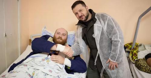 Зеленський відвідав поранених українських військових у лікарні Харкова - INFBusiness
