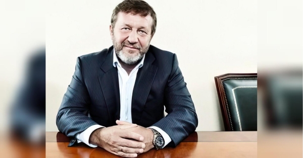 Reuters пише, що путін весь кінець 2023 і початок 2024 року пропонував американцям почати переговори про припинення вогню. Але американці відмовилися їх вести без України. Нібито Джейк Салліван розмовляв з помічником путіна Юрієм Ушаковим, і на пропозицію останнього почати переговори сказав, що готовий обговорювати будь-які теми, крім припинення вогню. «Головний меседж — прохання про переговори, але на умовах росії»: Альфред Кох про інтерв’ю путіна - INFBusiness