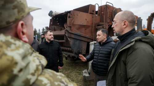 П'ять українських міністрів на чолі зі Шмигалем прибули на кордон, але польська сторона проігнорувала - INFBusiness