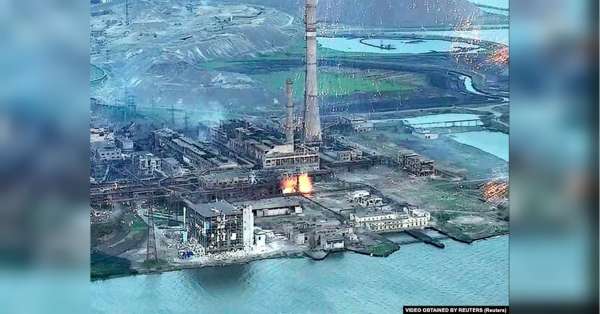 Починаючи з лютого 2022 року, в Маріуполі точились кровопролитні бої. З першого березня маріупольський гарнізон у повному оточенні тримав оборону міста, яка тривала 86 днів. Подвиг воїнів «Азову»: до другої річниці боїв за Маріуполь - INFBusiness