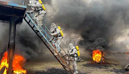 Рятувальники Кіровоградщини долали вогняний лабіринт (ФОТО) - INFBusiness