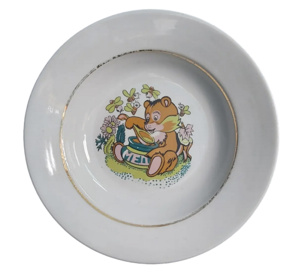 О. Шевченко. Дитяча тарілка «Бджоли та ведмідь». Д. 19,5. Д. 13. Коростенський ФЗ. 1978 1