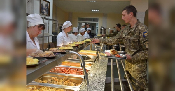 Після скандалу, пов’язаного з укладанням контракту з ТОВ «Буський консервний завод», власники якого є близькими до родини Гринкевичів, ДП «Державний оператор тилу» намагається замінити постачальника. Про це на своїй сторінці у фейсбуці пише волонтер, політичний аналітик Назар Приходько. ДОТ намагається замінити фірму з орбіти Гринкевичів, з якою уклав контракт, — Приходько - INFBusiness