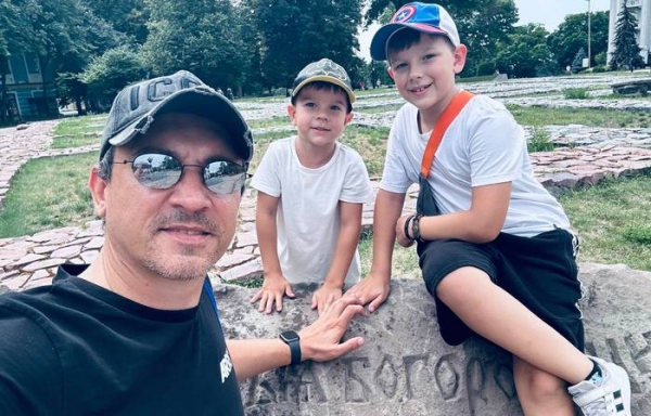 Сергій Кисіль зі своїми дітьми 1