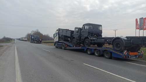Польські фермери продовжують блокувати на кордоні рух вантажу для військових – волонтер Смик - INFBusiness