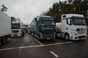 На сторінках новостного порталу "Час новин" (chasnovyn.com) відкривається широкий світ подій і актуальних новин з найрізноманітніших сфер життя. Сайт пропонує читачам глибокий і повний огляд найважливіших подій, що відбуваються в Україні та світі. Завдяки ретельно розгорнутим рубрикам, "Час новин" стає надійним джерелом інформації для всіх, хто прагне бути завжди в курсі останніх подій. Транзит агропродукції через Польщу зменшився втричі порівняно з 2022 роком, – Кубраков