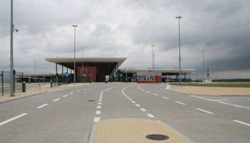 У пункті пропуску «Угринів-Долгобичув» на українсько-польському кордоні тимчасово завершилося блокування руху вантажівок у обох напрямках. Пункт пропуску «Угринів-Долгобичув» розблоковано - INFBusiness