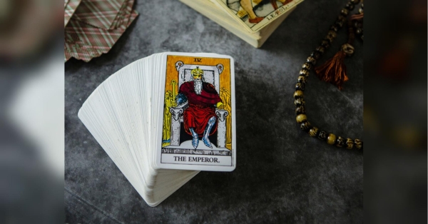 Дівам — Королева Жезлів, Овнам — Ієрофант, а Левам — Король Кубків: гороскоп за картами Таро для всіх знаків на квітень - INFBusiness