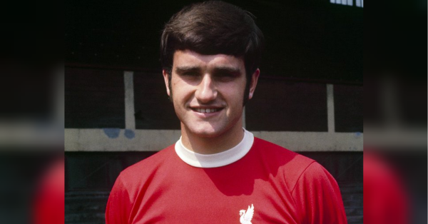 Знаменитий ексфутболіст «Ліверпуля», «Ноттінгем Форест» та збірної Англії, дворазовий переможець Кубка європейських чемпіонів Ларрі Ллойд помер у 75 років, повідомляє офіційний сайт клубу з Ліверпуля. Раніше не стало ексфутболіста збірної Англії, який навмисне розбив головний трофей Кубка країни. Помер дворазовий переможець Кубка європейських чемпіонів, який продав всі свої нагороди (відео) - INFBusiness