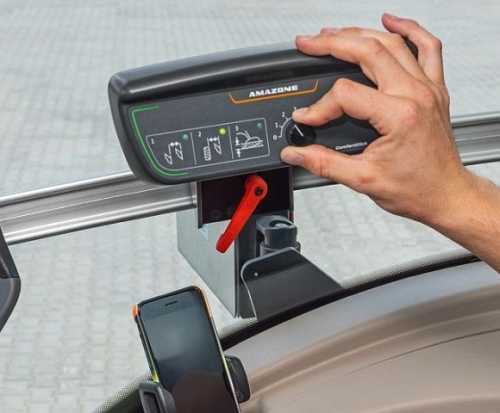 Легке налаштування першої борозни, робочої ширини та глибини обробітку – з пакетом гідравліки Komfort можна використати весь потенціал Новий пакет гідравліки Komfort з ComfortClick для Teres 300 - INFBusiness