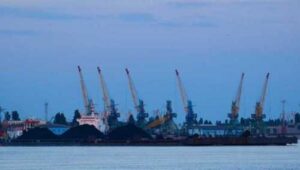 З початку війни експорт через дунайські порти збільшився вшестеро, – Денис Шмигаль