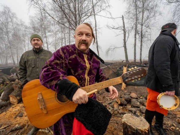 Під час волонтерських поїздок на передову 1