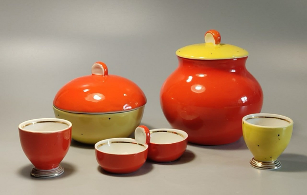 Предмети від набору для сніданку, до якого входить медівниця. Довбиський ФЗ. 1970-ті 1