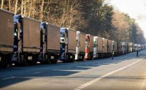 Блокада триває: за минулу добу з Польщі в Україну заїхали лише 50 вантажівок