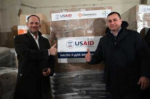 Агентство США з міжнародного розвитку (USAID) та Денис Башлик, заступник міністра аграрної політики та продовольства України з питань цифрового розвитку, цифрової трансфармації і цифровізації оголосили про початок кампанії із забезпечення деокупованих громад та соціально незахищених верств населення насінням овочів на весняну посівну 2024 року. USAID підтримує продовольчу безпеку звільнених і прифронтових громад - INFBusiness