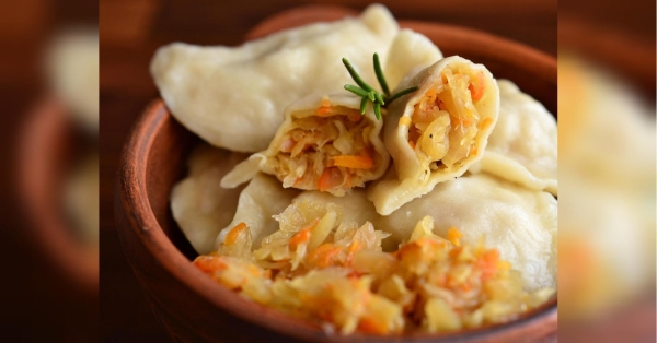 Як відомо, українські традиції Масниці, або ж Колодія, відрізняються від російських, адже для наших пращурів головною стравою в ці дні були вареники (або ж варені пироги), а не млинці. Готуємось до посту: смачні креплики з капустою та квасолею від Євгена Клопотенка - INFBusiness