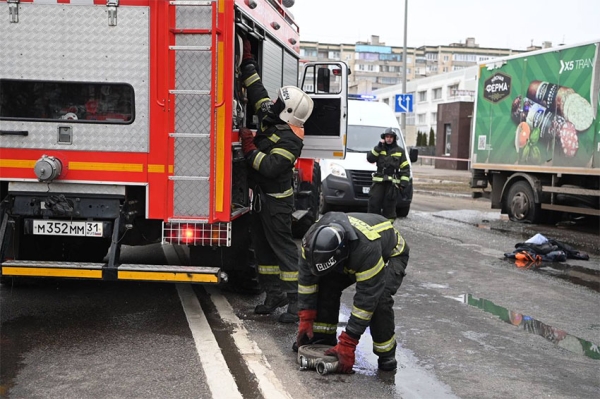 Уламки БПЛА на дорозі 1