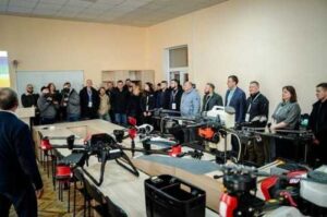 На Полтавщині відкрили школу підготовки пілотів агродронів