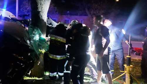 Кропивницькі рятувальники деблокували двох чоловіків із авто (ФОТО) - INFBusiness