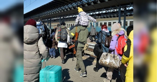 Українці з простроченими документами не будуть позбавлені статусу біженців, — влада Німеччини - INFBusiness