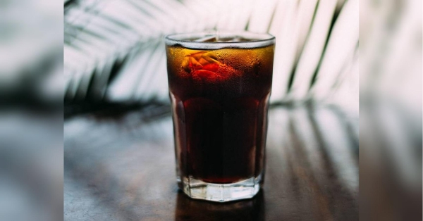 Вилила колу в раковину, і не очікувала, що вона так ефективно спрацює (відео) - INFBusiness