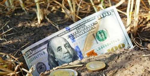 Минуло майже чотири роки, як парламент скасував мораторій на продаж земель сільськогосподарського призначення. За цей час жоден з міфів, якими лякали українців на кожному кроці – так і не виправдався, хоч і було їх чимало, розповів заступник Міністра агрополітика Денис Башлик. Вартість землі та кількість угод постійно зростають, – Денис Башлик - INFBusiness