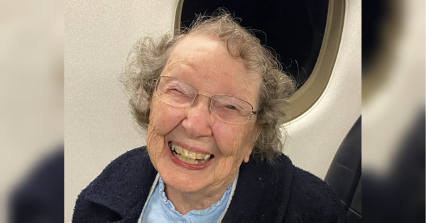 Авіакомпанія постійно приймає 101-річну жінку за дитину: що відбувається - INFBusiness