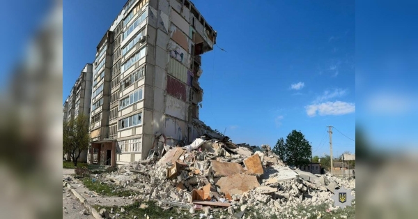 Терористи вдарили по багатоповерхівці у Вовчанську планерувальним боєприпасом: є жертви та поранені - INFBusiness