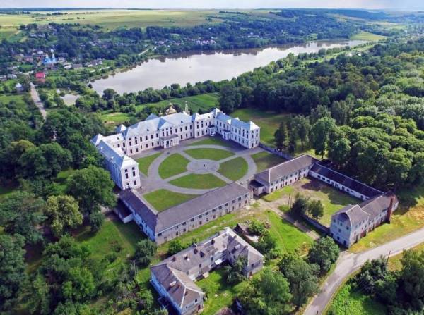 Вишнівецький палац на Тернопільщині повернули у власність держави - INFBusiness