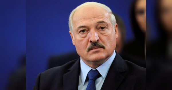 лукашенко в інвалідному кріслі: лікарі розповіли, що чекає на диктатора