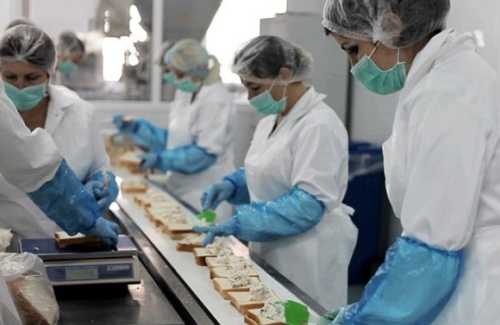 Розвиток переробної промисловості – один з пріоритетів агросектору України. Агропереробка сприятиме підвищенню конкурентоспроможності українських товарів та розширенню експортних ринків, зазначив виконуючий обов’язки Міністра агрополітики Тарас Висоцький під час круглого столу «Організація ефективної взаємодії бізнесу та державних інституцій для гарантованого забезпечення в умовах воєнного стану продовольчих потреб на основі розвитку агропереробки». Продовження «торговельного безвізу» сприятиме розвитку переробної промисловості, – Тарас Висоцький - INFBusiness