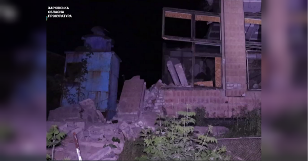 Зруйновано ліцей, пошкоджено багатоповерхівку: вночі росіяни вдарили балістикою…