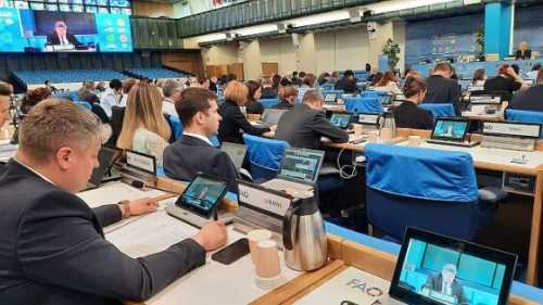 Одним з ефективних способів забезпечення сталої глобальної продовольчої безпеки є впровадження цифрових рішень у процеси державного управління, зокрема, в агросекторі. В цьому, навіть питанні попри російську агресію, Україна досягла суттєвих результатів, наголосив заступник міністра агрополітики Віталій Головня під час 34-й Регіональної конференції Продовольчої та сільськогосподарської організації ООН (ФАО). Цифрові рішення для державного управління в агросекторі є одним із способів забезпечення продовольчої безпеки, – Віталій Головня - INFBusiness