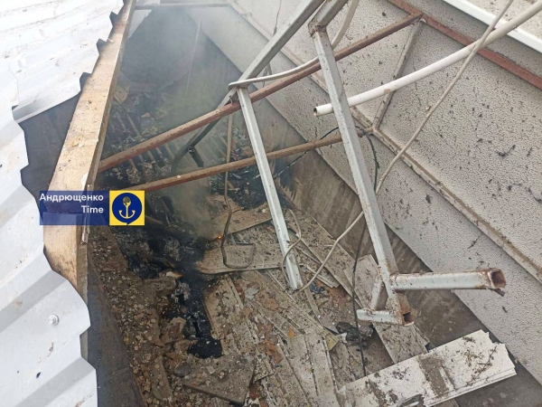 Збройні сили України продовжують боротися з окупантами. Окупаційну адміністрацію в Каховці атакував український дрон. Про це повідомляє Telegram-канал «Андрющенко Time». 1