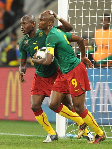 Ландрі Н'Гемо зі знаменитим партнером зі збірної Камеруну Самюелем Ето'О 1