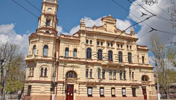 У проєкті «Викрадене мистецтво…» відтворили картину, яку росіяни вивезли з Херсона - INFBusiness
